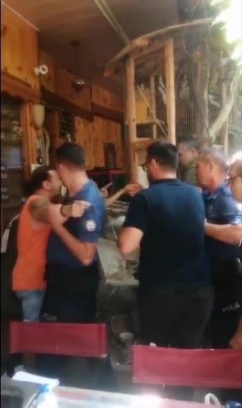 Antalya’da Turistik İşletmede ‘papağan’ Gerginliği