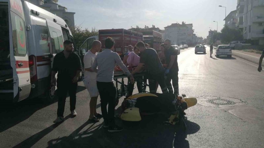 Manavgat’ta Otomobil İle Motosiklet Çarpıştı: 1 Yaralı