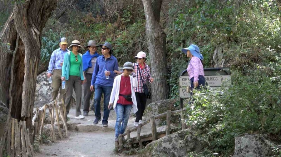 Ihlara Vadisi Yüzlerce Bitki Ve Canlıya Ev Sahipliği Yapıyor