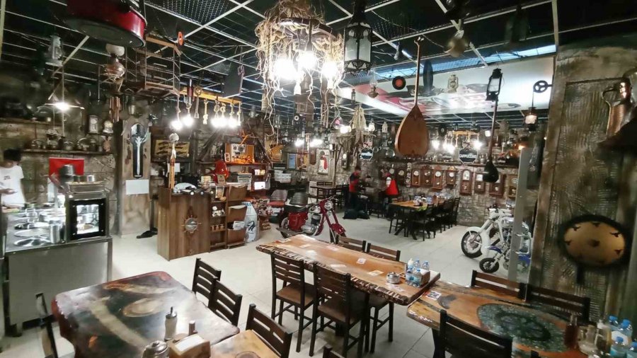 Antikacı Değil, Çorbacı