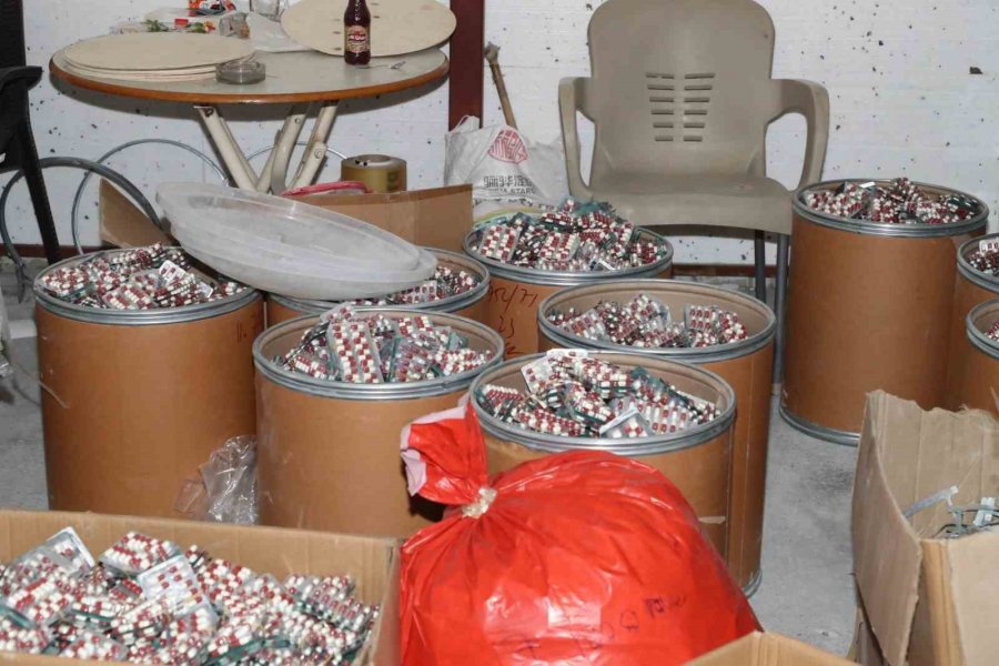 Mersin’de 439 Bin Uyuşturucu Hap Ele Geçirildi