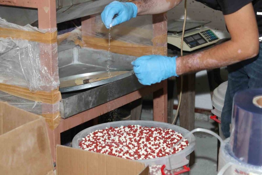 Mersin’de 439 Bin Uyuşturucu Hap Ele Geçirildi