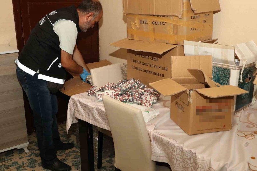 Mersin’de 439 Bin Uyuşturucu Hap Ele Geçirildi