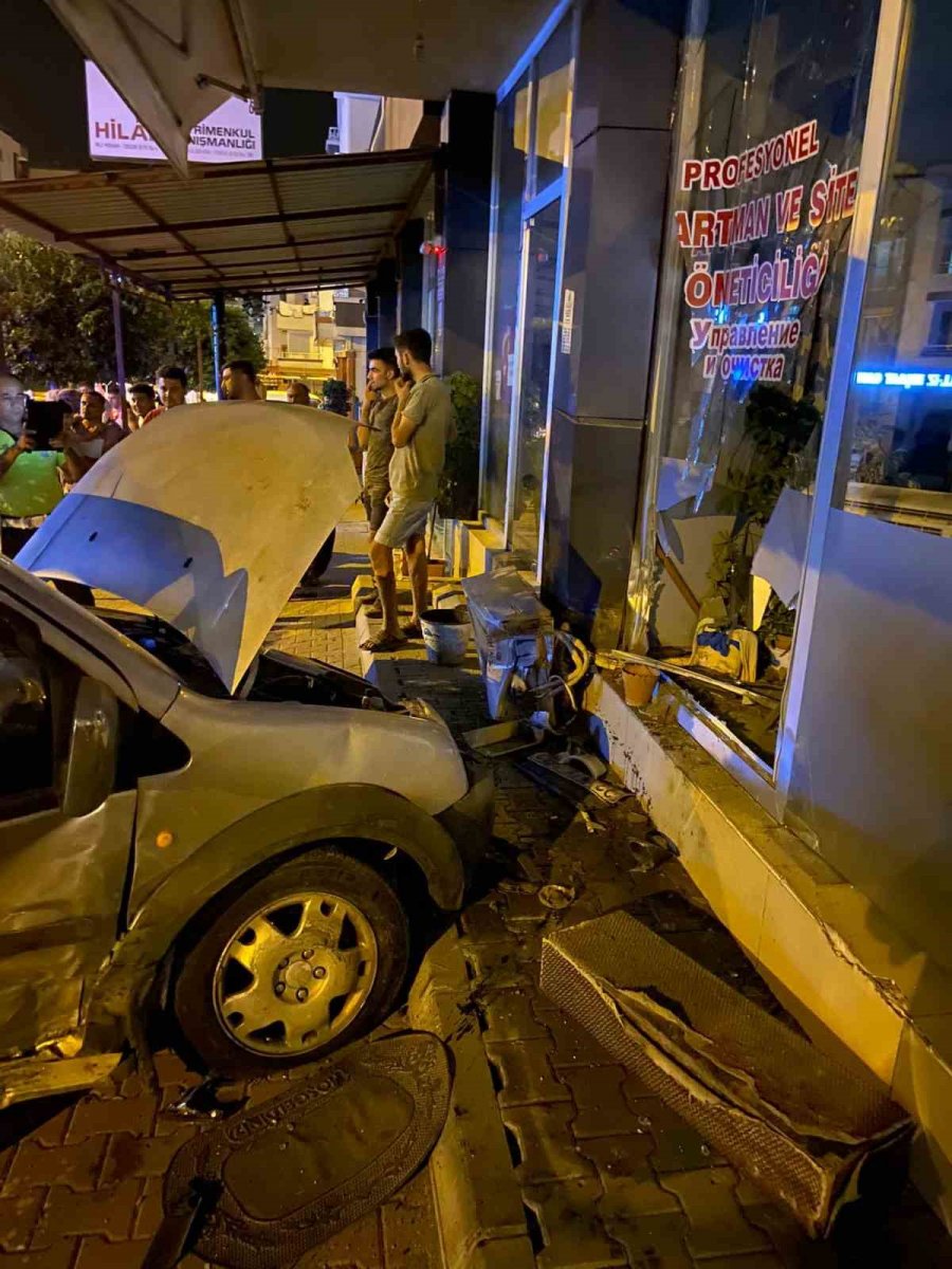 Esnafın Uyardığı Aynı Noktada Yine Kaza: 2 Yaralı