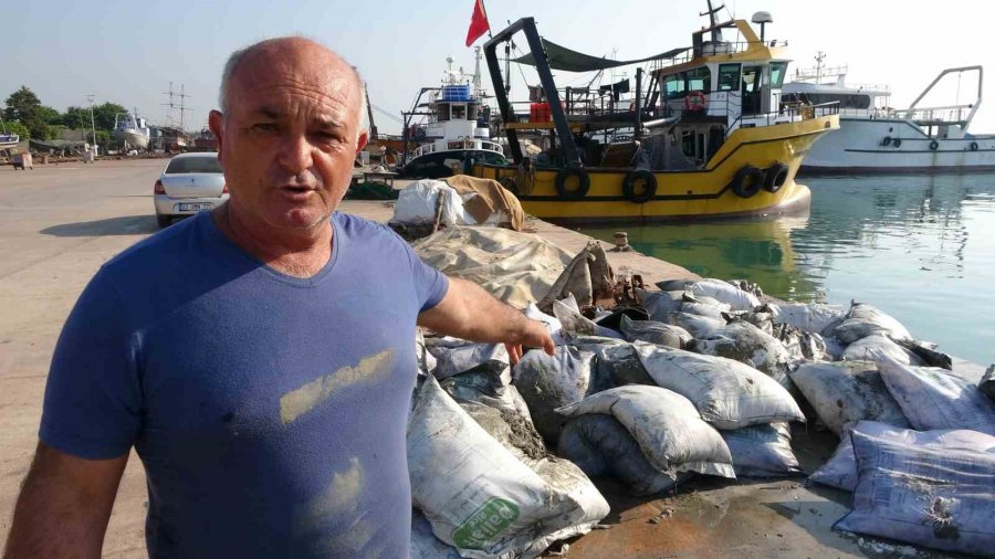 Balıkçılar Şaştı Kaldı: Denizden Balık Yerine Çuval Çuval Pirinç Çıktı