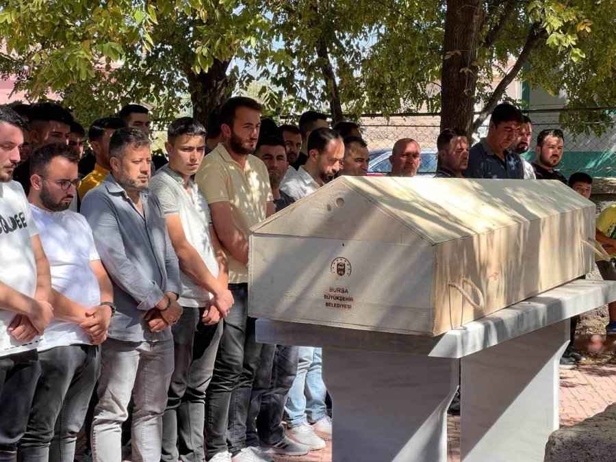 Düğünlerine 7 Gün Kala Nişanlısıyla Kazada Ölen Gence Acı Veda