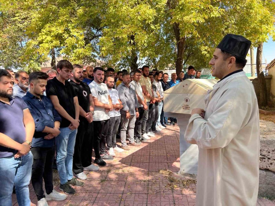 Düğünlerine 7 Gün Kala Nişanlısıyla Kazada Ölen Gence Acı Veda