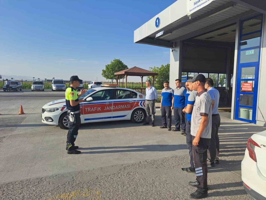 Jandarmadan Araç Muayene Personeline Trafik Eğitimi