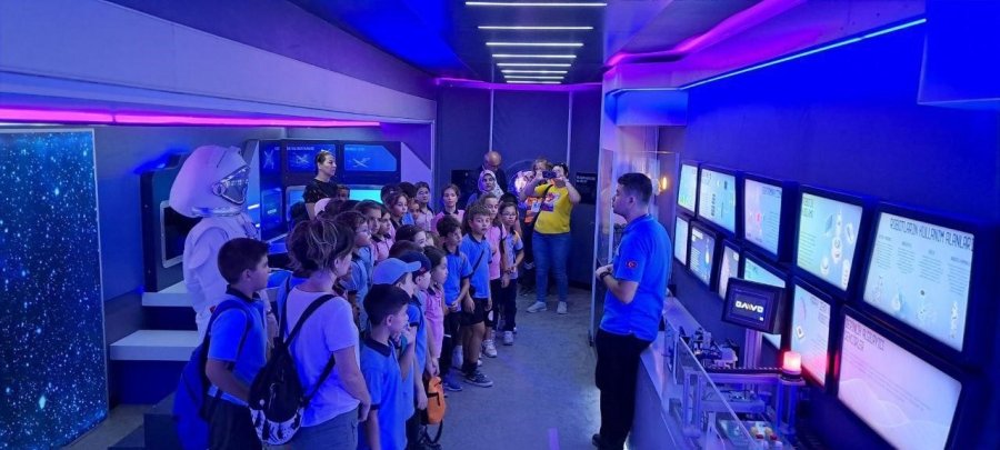 Kepez’in Bilim Ve Teknoloji Tırı, İzmir Teknofest’te