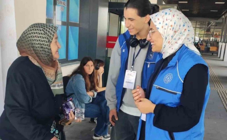 Üniversiteyi Yeni Kazanan Öğrencilere Karaman’da Sıcak Karşılama