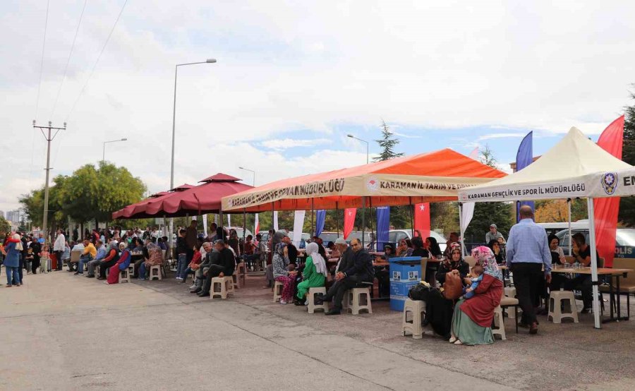 Üniversiteyi Yeni Kazanan Öğrencilere Karaman’da Sıcak Karşılama