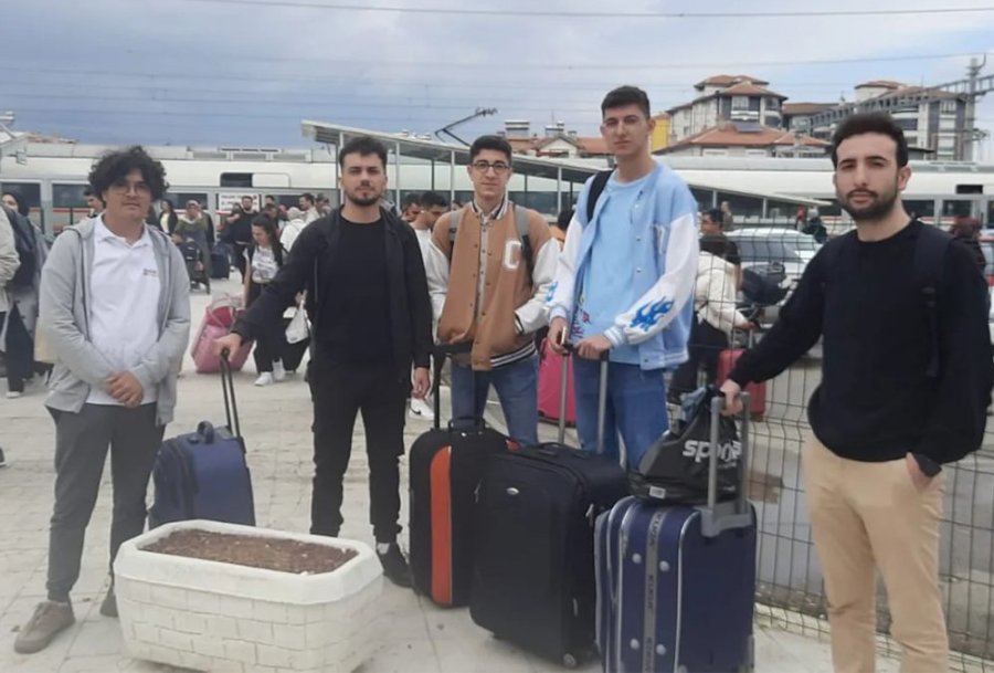 Üniversiteyi Yeni Kazanan Öğrencilere Karaman’da Sıcak Karşılama