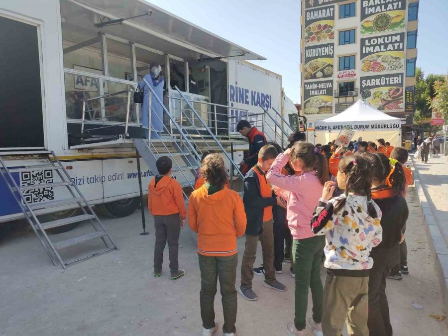 Öğrenciler Depremi Yaşayarak Öğrendi