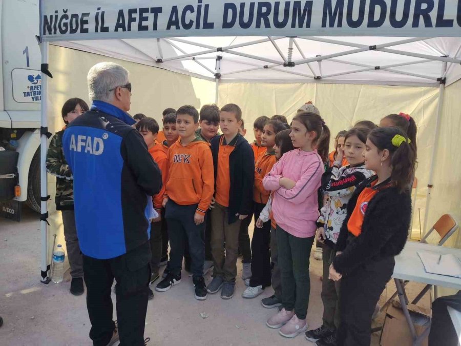 Öğrenciler Depremi Yaşayarak Öğrendi