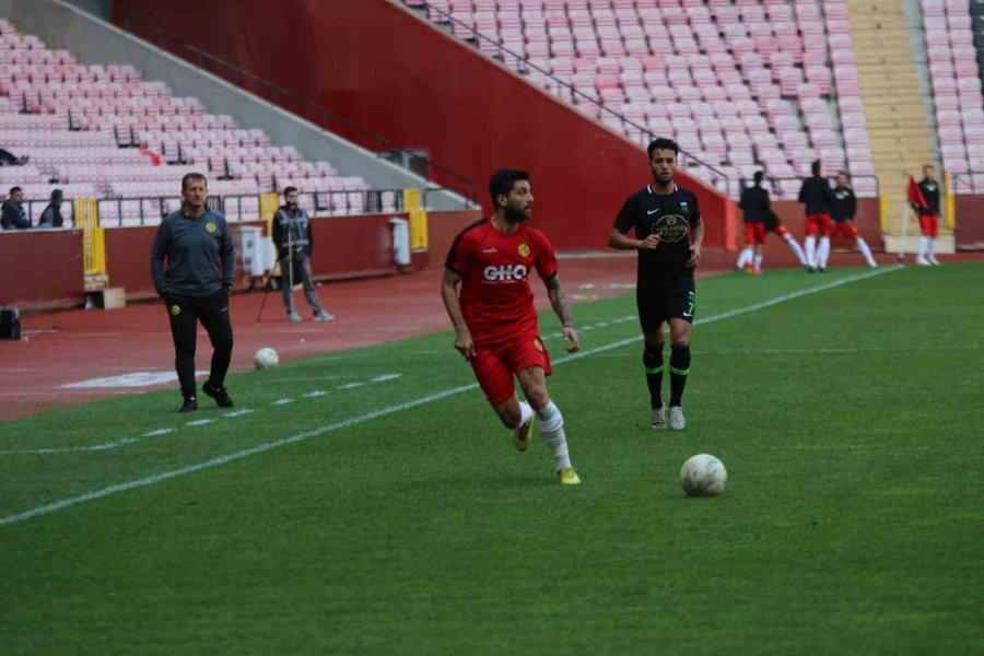 Eskişehirspor Hazırlık Maçını 3 Golle Kazandı