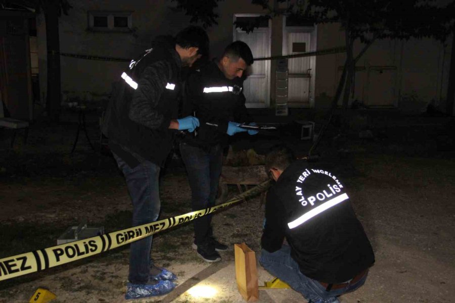 Karaman’da Kahve İçerken Silahlı Saldırıya Uğrayan Kişi Ağır Yaralandı