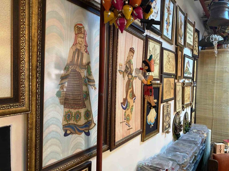 Ahşap Yakma Sanatında 56 Yılı Geride Bıraktı