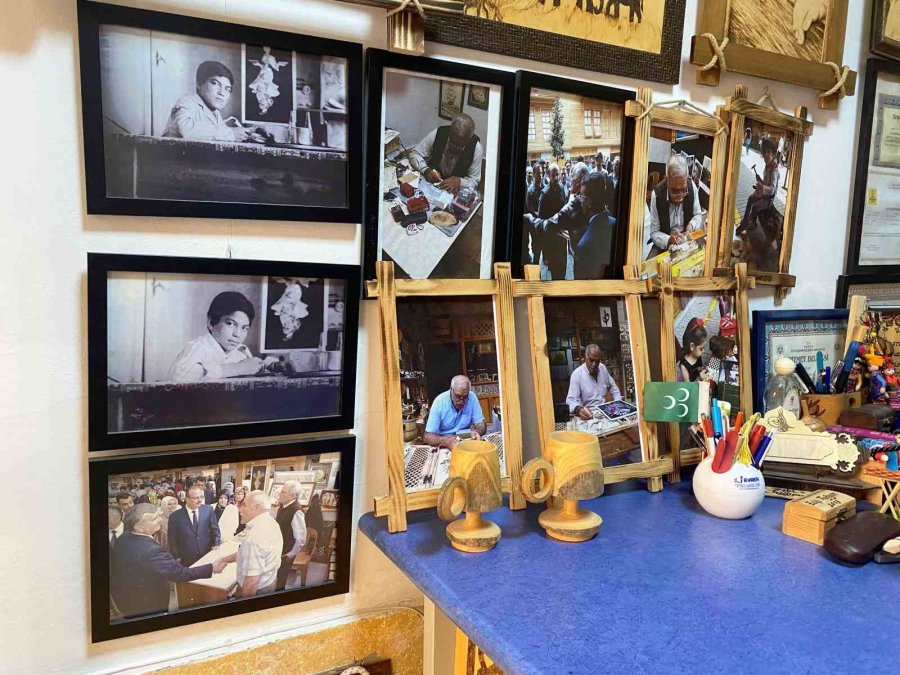 Ahşap Yakma Sanatında 56 Yılı Geride Bıraktı