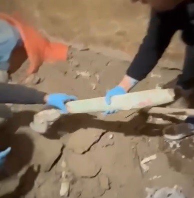 Uyuşturucuyu Yakalatmamak İçin Toprağa Gömmüşler