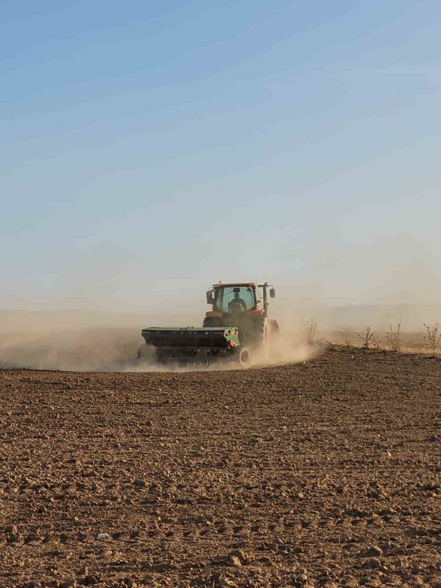Kulu’da İlk Hububat Tohumları Toprakla Buluştu