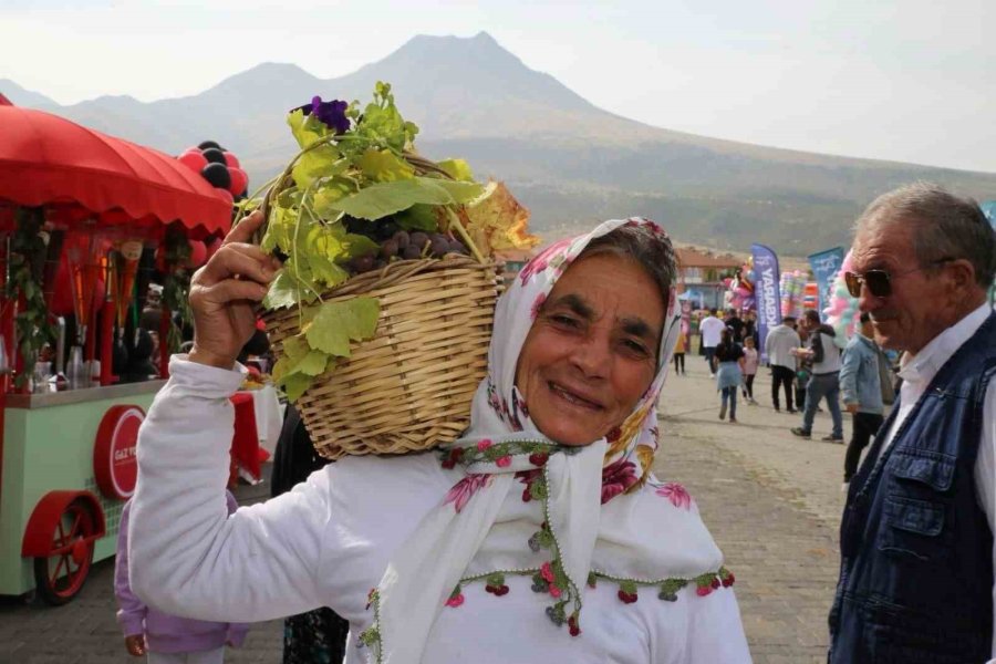 Aksaray’da 2. Geleneksel Bağ Bozumu Ve Pekmez Festivali