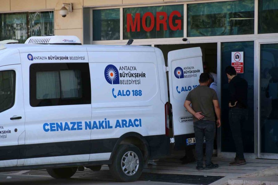 Asrın Felaketi Depremden Kurtuldu, Kazada Can Verdi