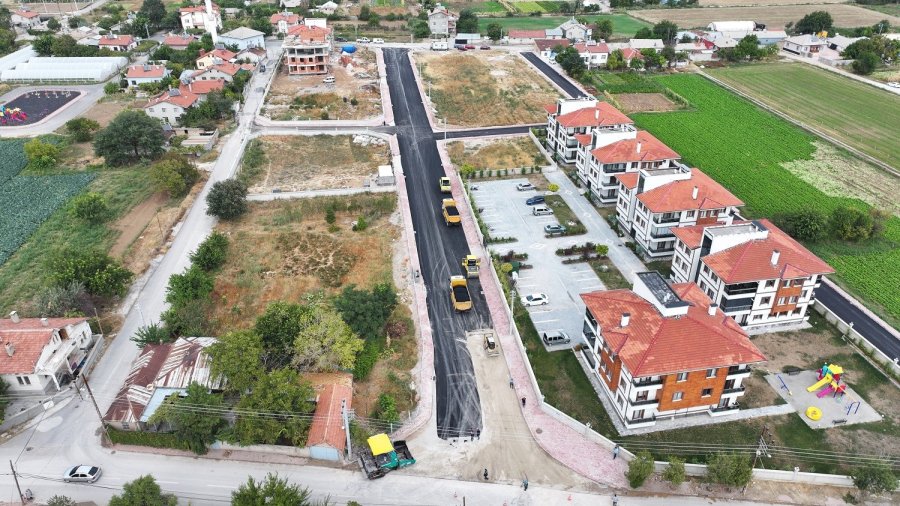 Karatay Belediyesi Sıcak Asfalt Seferberliğini Sürdürüyor