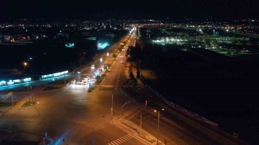 Büyükşehir Belediyesi’nden Gece Mesaisi