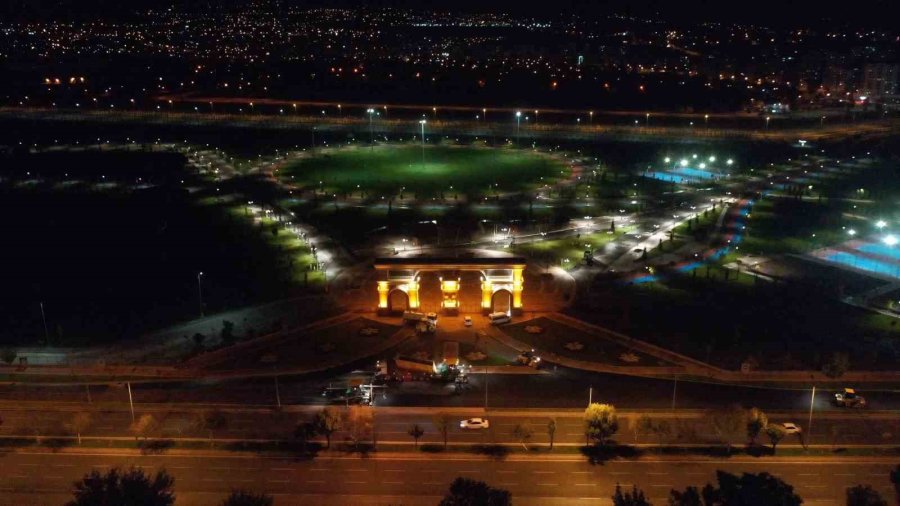 Büyükşehir Belediyesi’nden Gece Mesaisi