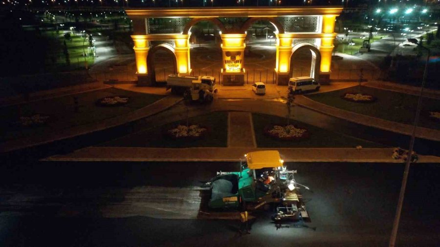 Büyükşehir Belediyesi’nden Gece Mesaisi