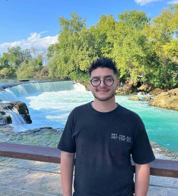 Asrın Felaketi Depremden Kurtuldu, Kazada Can Verdi