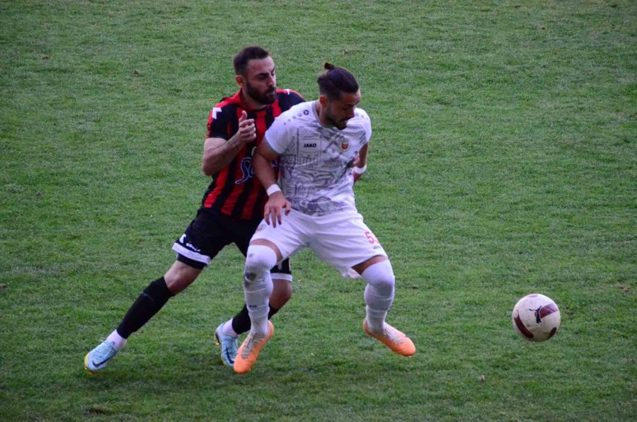 Tff 2. Lig: Karaman Fk: 4 - Uşakspor: 0