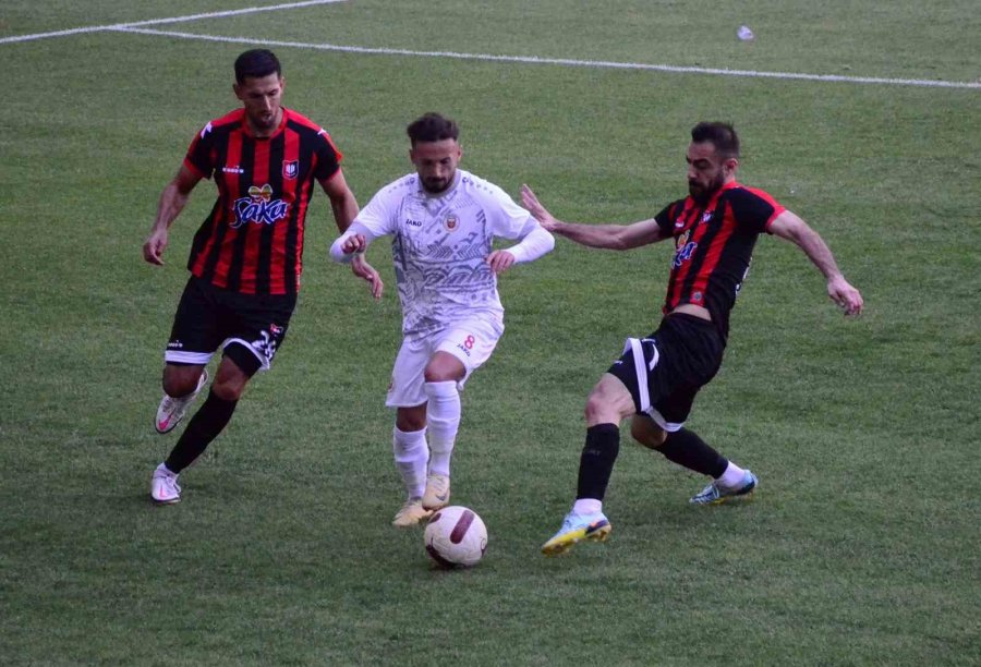 Tff 2. Lig: Karaman Fk: 4 - Uşakspor: 0