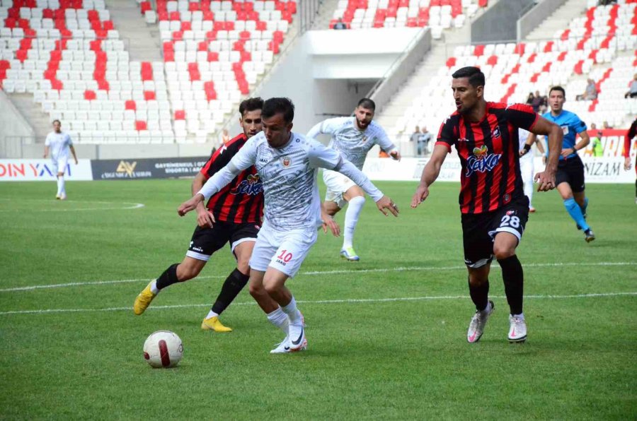 Tff 2. Lig: Karaman Fk: 4 - Uşakspor: 0