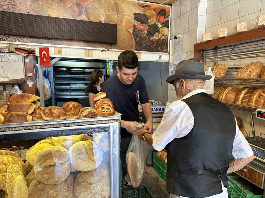 Üniversiteyi Bitirdi Baba Mesleğine Döndü