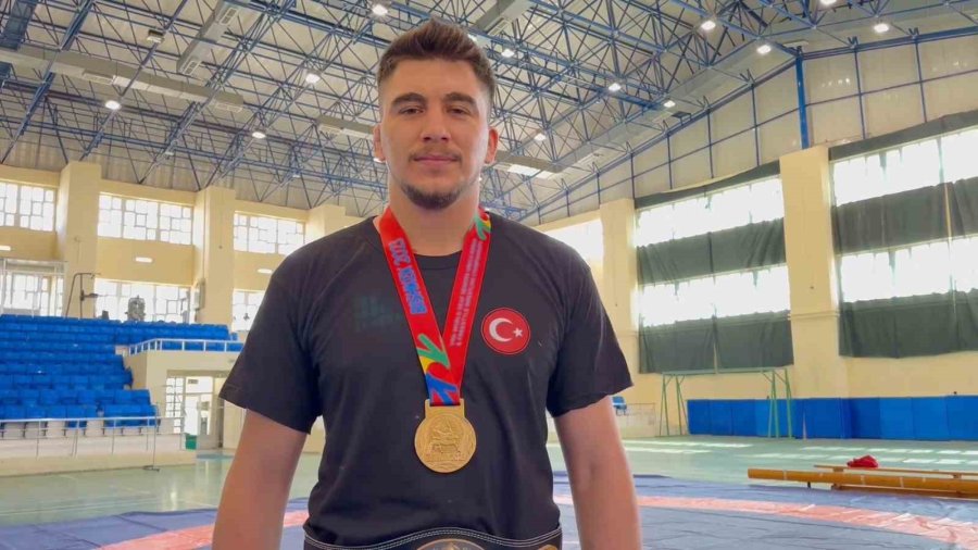 Dünya Şampiyonu Ahmet Talha Kacur’un Hedefi Olimpiyatlarda Altın Madalya Kazanmak