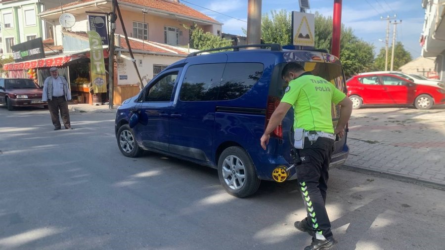 Aracın Çarptığı Çocuk Yola Savruldu, O Anlar Kameraya Yansıdı