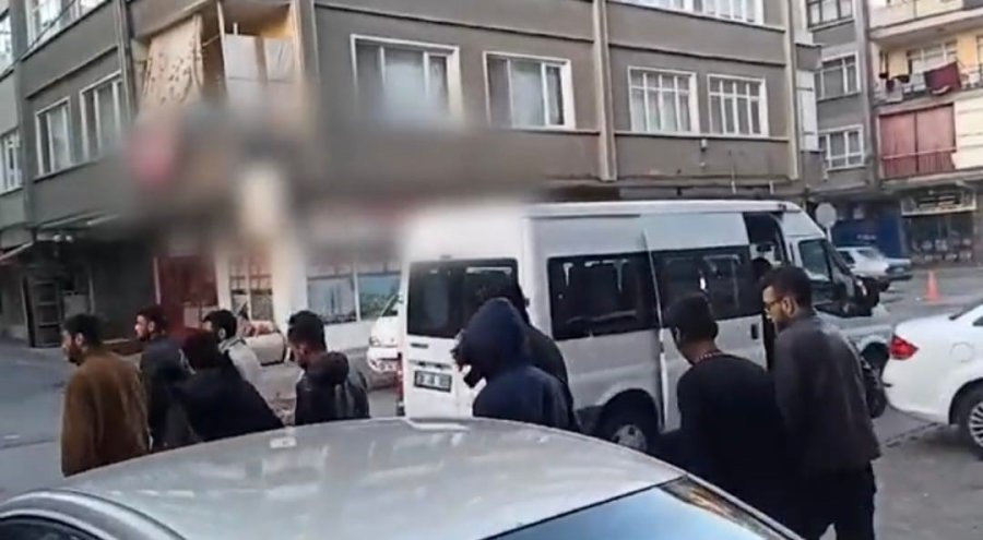 Kayseri’de Ülkeye Yasadışı Yollarla Giren Şahıslara Eş Zamanlı Operasyon: 21 Gözaltı