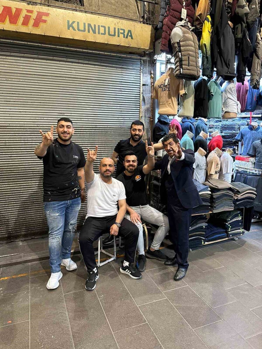 Kayseri’nin Neşe Kaynağı Fehmi’nin Ölümü Esnafı Yasa Boğdu