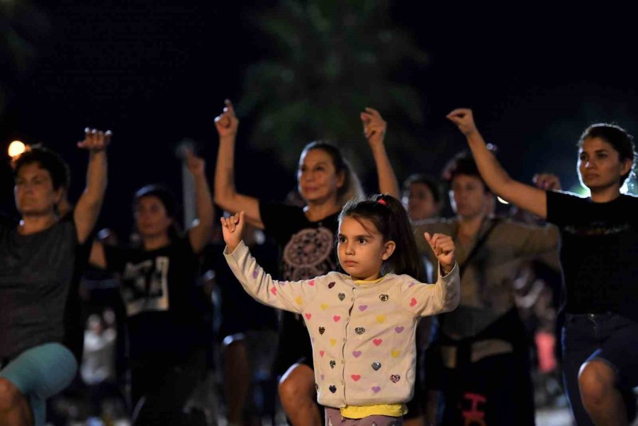 1923 Zeybekten Biri Olmak İçin Akın Ettiler