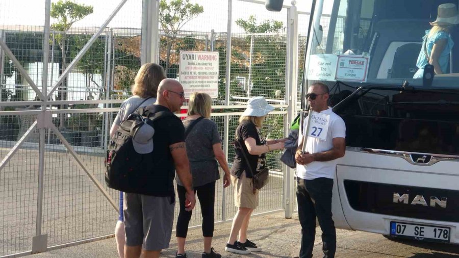 Çoğunluğunu Abd’li Turistlerin Oluşturduğu Kruvaziyer Alanya’ya Demir Attı