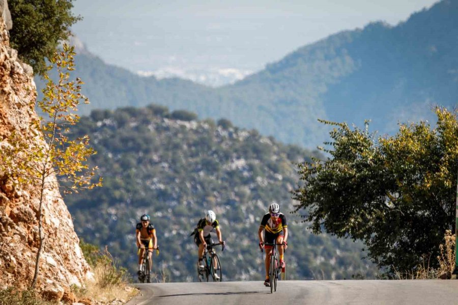 Muratpaşa Belediyesi’nden Sıfırdan Zirveye Bisiklet Yarışı