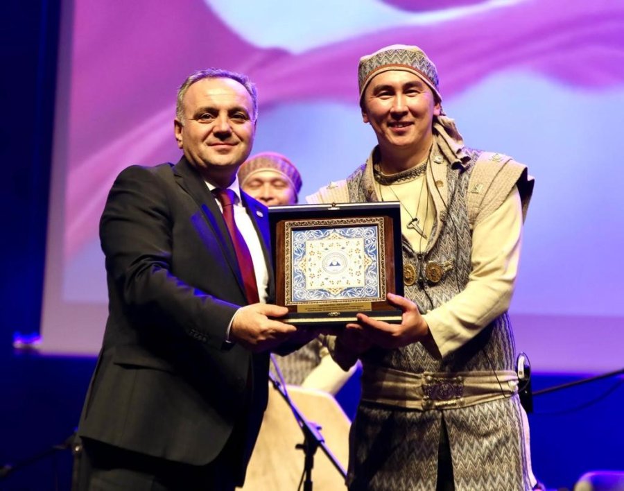 Turan Ethno- Folk Ensemble Erü’de Sahne Aldı