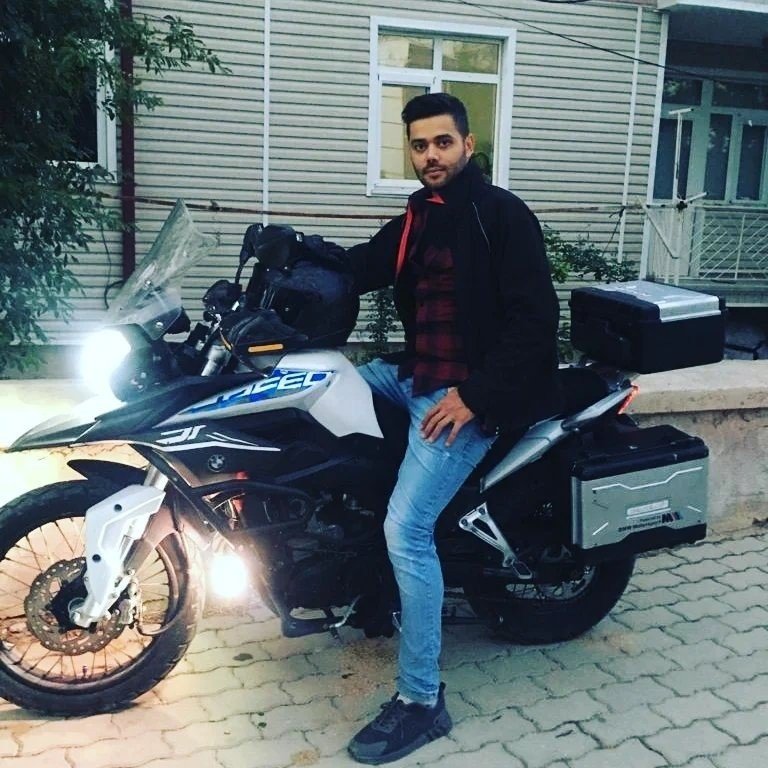 Karaman’da Aydınlatma Direğine Çarpan Motosikletin Sürücüsü Hayatını Kaybetti