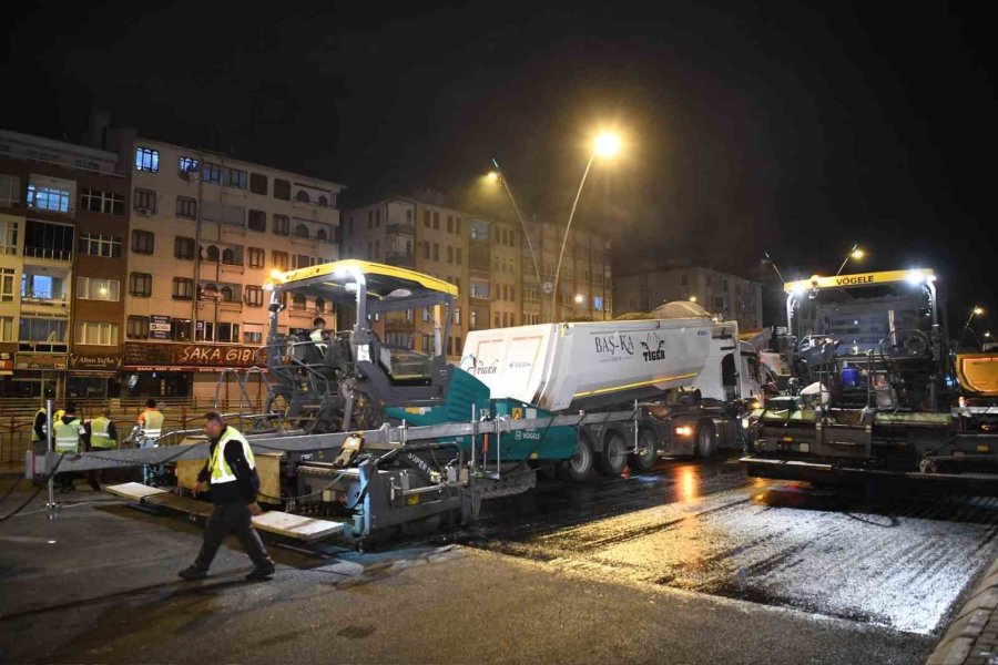 Başkan Büyükkılıç, Personelin Gece Mesaisini Yerinde İnceledi