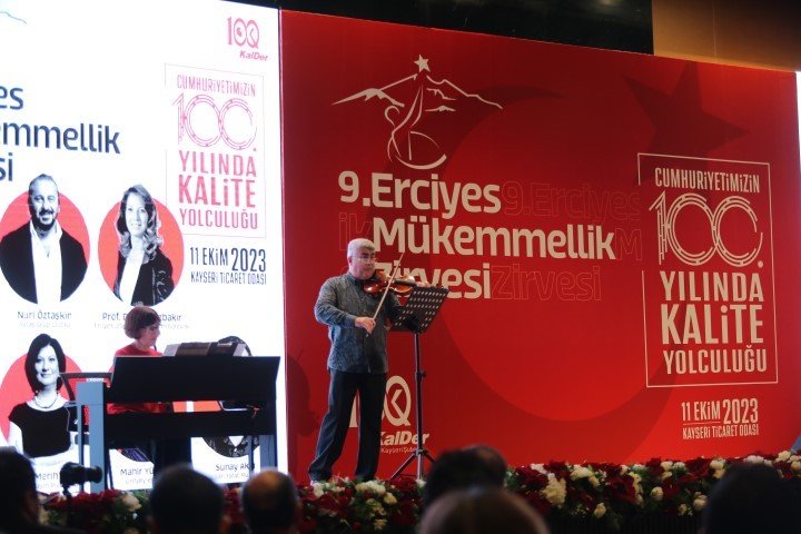 Vali Çiçek: "bu Şehirde Olmak Başlı Başına Mücadeleyi Gerektiriyor"