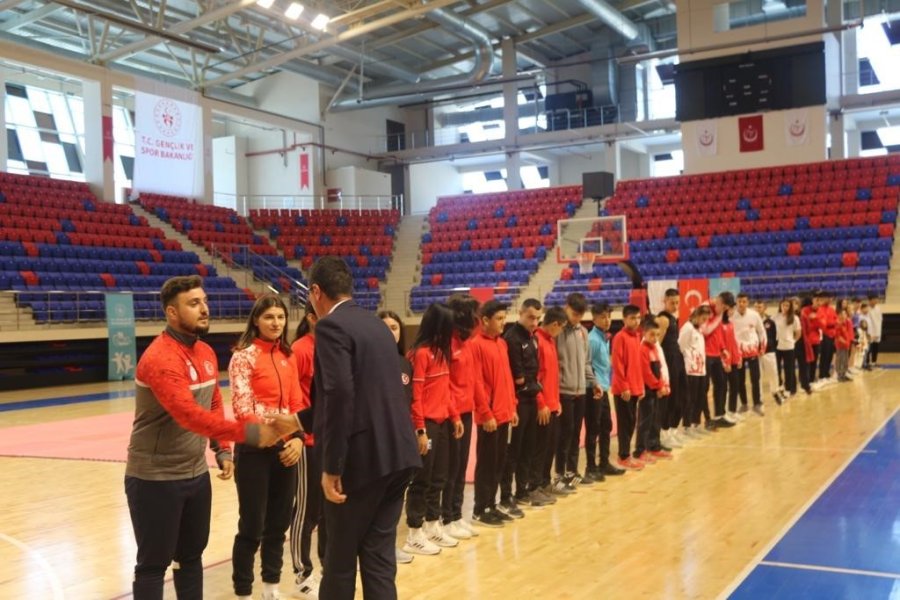 Niğde’de Amatör Spor Haftası Açılışı Yapıldı