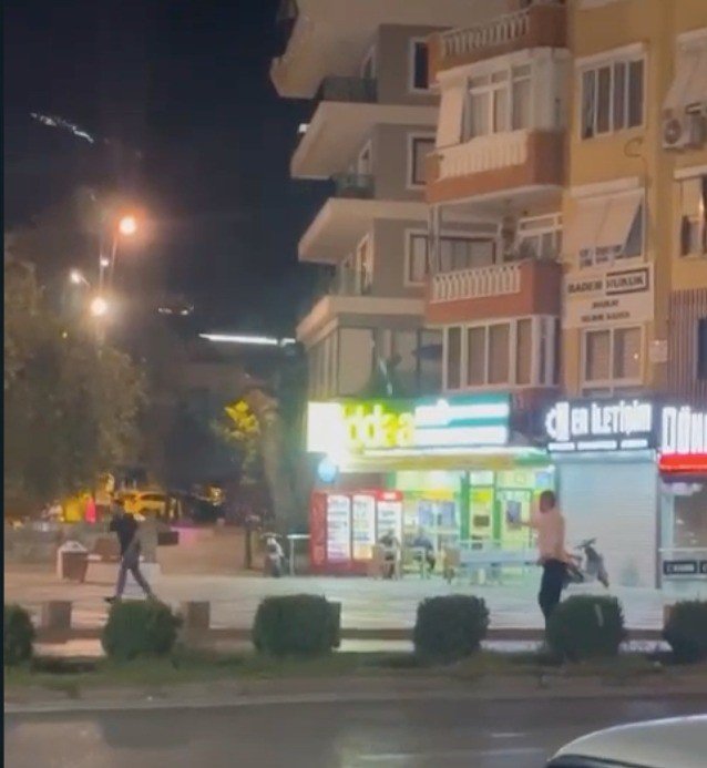 Alanya’da Tartışma Silahlı Kavgaya Döndü, O Anlar Kamerada