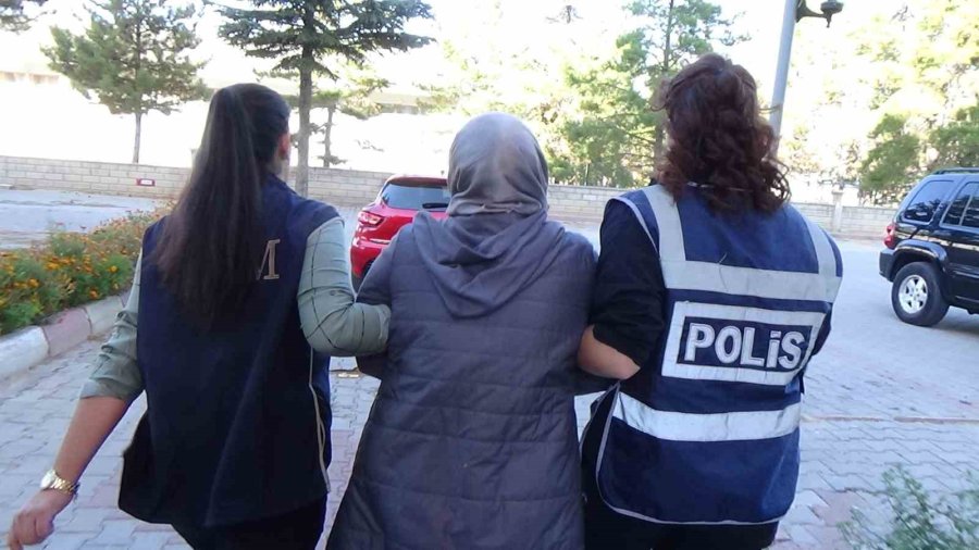 Karaman’da Fetö’den Aranan Kadın Evinin Kilerindeki Özel Bölmede Yakalandı