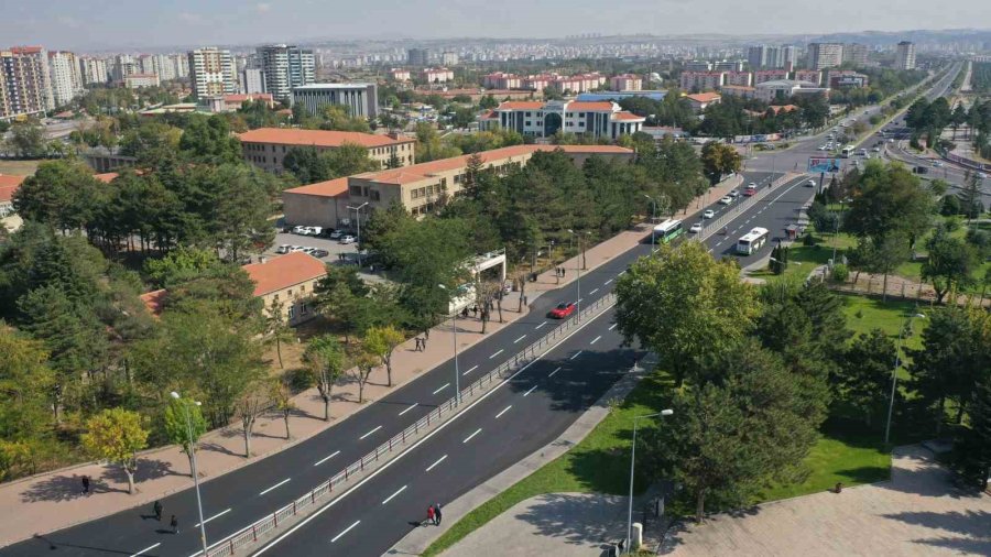 Büyükşehir, Günde 300 Bin Aracın Geçiş Yaptığı Yolda Asfalt Çalışmasını Tamamladı